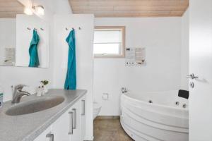 Ένα μπάνιο στο BL189-Saltum-Bondagervej-71 +16 φωτογραφίες