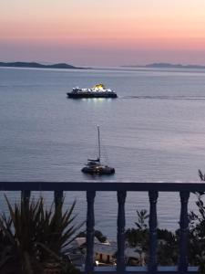 Gallery image of Mykonos Rooms in Agios Stefanos