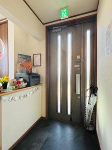 千葉市にあるChiba - House - Vacation STAY 87410の開口部のある部屋のドア
