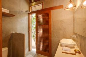 Ванна кімната в ZIN Berawa Villas & Bungalows