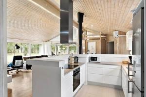 Köök või kööginurk majutusasutuses BL714-Saltum-Ornebjergvej-24
