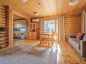 Et opholdsområde på Holiday Home Marttalanmäki by Interhome