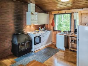 Kuchyň nebo kuchyňský kout v ubytování Holiday Home Niemeke by Interhome