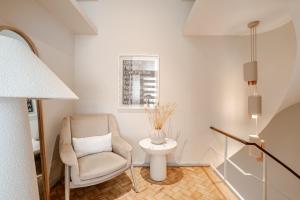 Ένα μπάνιο στο UNIQUE Modernist Duplex apartment & PARKING +50 φωτογραφίες