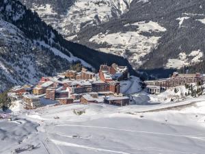 Το Studio 4 pers. à Arc 2000, ski aux pieds, balcon sud, centre station, près commerces et loisirs - FR-1-411-451 τον χειμώνα