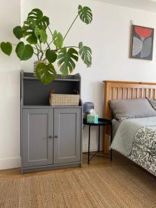 En eller flere senge i et værelse på One bedroom flat close to the Tower Bridge