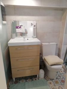 Koupelna v ubytování Petit studio bien équipé