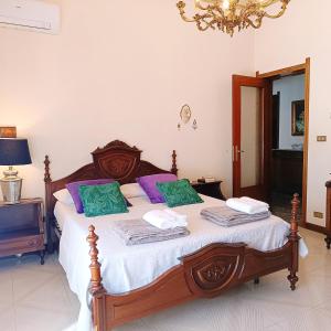 Postel nebo postele na pokoji v ubytování Casa vacanze in villa + 16 fotografií