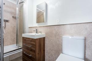 Ένα μπάνιο στο Carrick Retreat - Donnini Apartments +21 φωτογραφίες