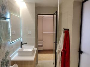 Φωτογραφία από το άλμπουμ του Lenayan at Artesano στο Ναϊρόμπι +26 φωτογραφίες