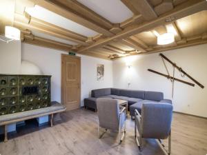 Un lugar para sentarse en Chalet in Wald near Zillertal Arena