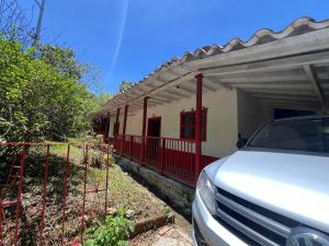 Foto dalla galleria di La Esmeralda Cottage a Cocorná