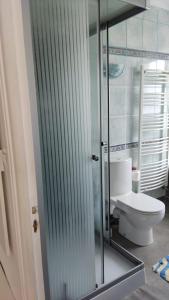 Ένα μπάνιο στο Concarneau studio