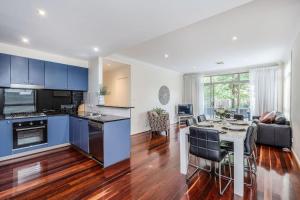 Kuchyň nebo kuchyňský kout v ubytování Lovely 2Brm Cityside