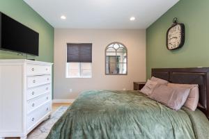 Fotografie z fotogalerie ubytování Cozy Spanish Duplex Near Studios v destinaci Burbank + 14 fotografií