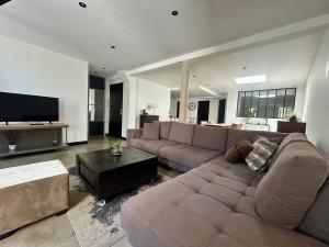Χώρος καθιστικού στο Appartement loft Laval centre