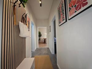 Afbeelding uit fotogalerij van NEU! KINGS-Apartment - 300m zum Bahnhof - 6 Personen - Küche - Gerberplatz in Memmingen