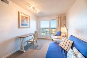 Posezení v ubytování K0512 Heron Cove 203N - Flex Stays, Luxury, Nags Head Oceanfront SPACIOUS Condo, Pool!