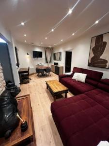 Televisyen dan/atau pusat hiburan di Townhouse with garden