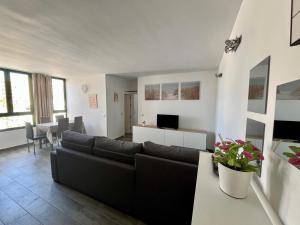 Χώρος καθιστικού στο LAS OLAS Apartment