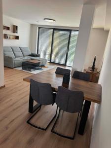 Posezení v ubytování Aurum Apartman Harmónia a komfort v centre Bardejova