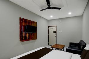 Gallery image of Hotel O SL 9 in Hyderabad +50 photos