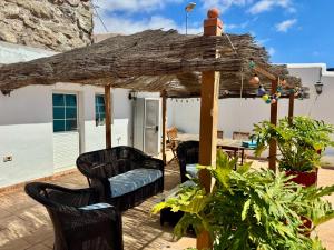 Αίθριο ή υπαίθριος χώρος στο Playa San Juan's Best-Kept Secret Finca with Pool