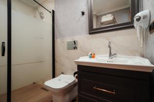 Ένα μπάνιο στο Hotel Yaman +71 φωτογραφίες