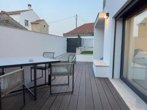 Μπαλκόνι ή βεράντα στο 5 min walk to Fatima Sanctuary - Elegant Apartment