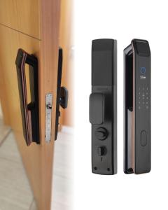 une fermeture d’une porte avec un mécanisme de verrouillage dans l'établissement Amazing Studio in DAMAC, à Amman