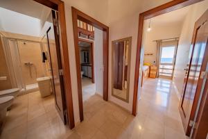 Ένα μπάνιο στο Sky & Sea, The House by the Beach +49 φωτογραφίες