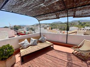 Μπαλκόνι ή βεράντα στο Townhouse 15 minutes from the sea +10 φωτογραφίες