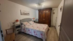 Postel nebo postele na pokoji v ubytování La Lézardière
