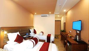 Televisyen dan/atau pusat hiburan di The Address Kathmandu Hotel