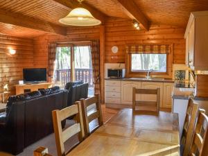 Kuchyň nebo kuchyňský kout v ubytování Ludensian Lodge - Uk37186