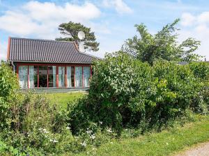 Κήπος έξω από το 6 person holiday home in Store Fuglede-By Traum