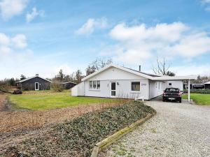 The building in which the holiday home is located