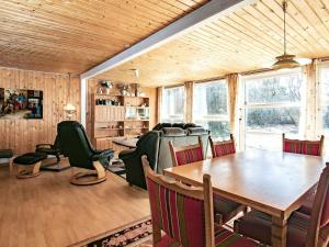 Χώρος καθιστικού στο 6 person holiday home in Hurup Thy-By Traum