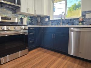Dapur atau dapur kecil di New luxury apartment +16 gambar