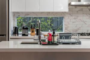 Kuchyň nebo kuchyňský kout v ubytování Cullen Stay Calm Connected Convenient