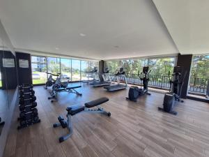 Pusat kecergasan dan/atau kemudahan kecergasan di Beautiful apartment, amazing views, comfortable