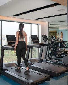 Gimnasio o equipo deportivo en Hilton Garden Inn Mumbai International Airport