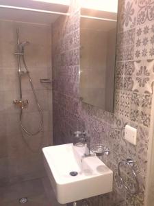 Koupelna v ubytování Luciano Valletta Studio - Self Catering