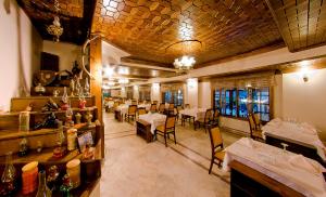 A seating area at Baglar Saray Hotel