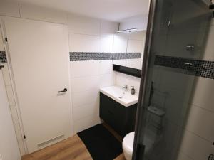 Koupelna v ubytování Apartment Rundum glücklich - Karlsruhe City + 12 fotografií