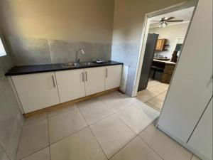 Una cocina o cocineta en The Bushveld Jasmine