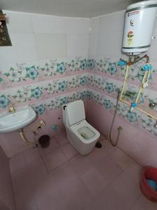 Et badeværelse på Avadh Dham guest house