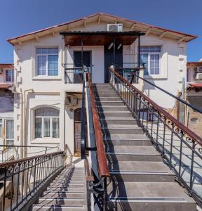 Budova, kde se hotel nachází + 72 fotografií