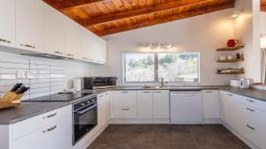 Gallery image of Railside Chalet - Raurimu Holiday Home in National Park