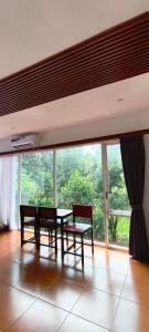 Μπαλκόνι ή βεράντα στο NK Villa Syariah And Cafe Prigen